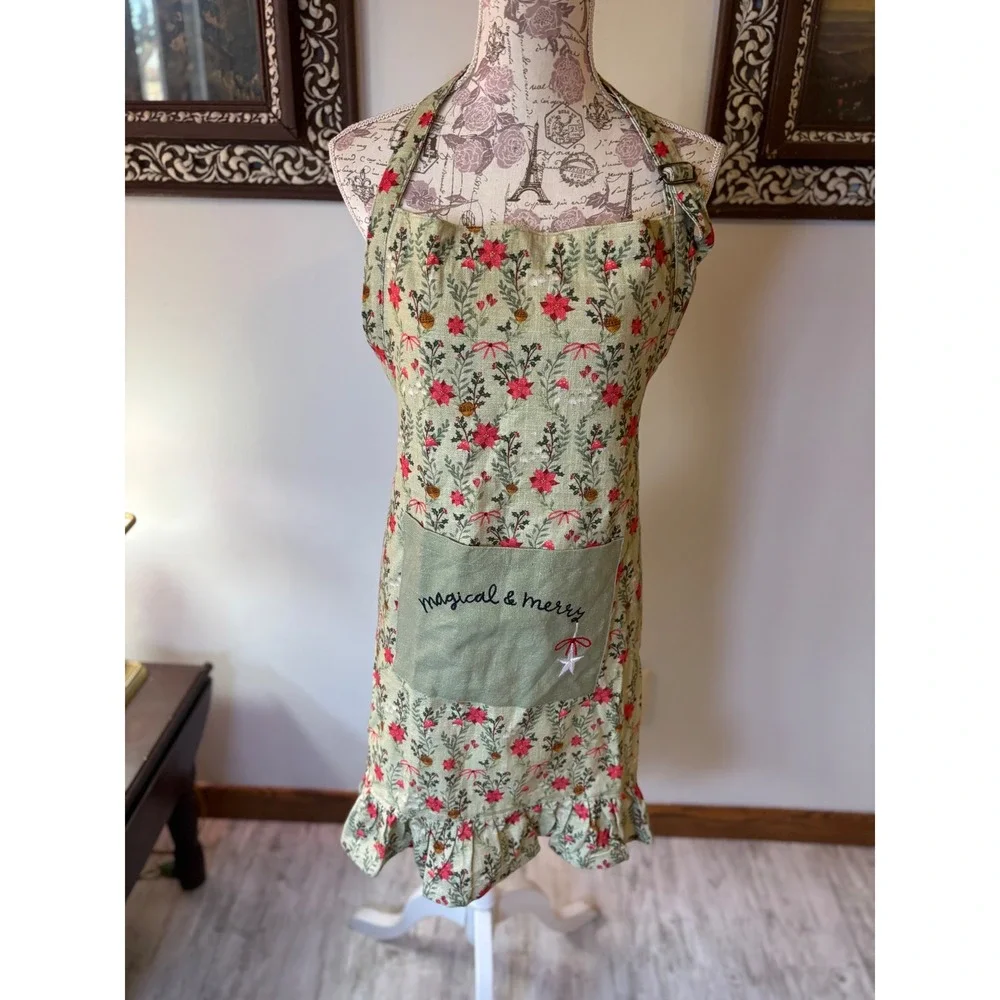 Holiday Apron Christmas Poinsettia Floral Holly‎ Farmhouse cottagecore gift